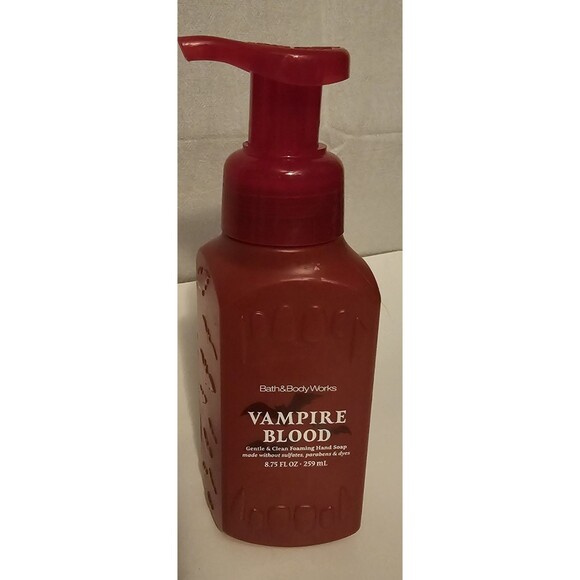 2025 Bath & Body Works Vampire Blood Gentle Foaming Soap NEW Halloween - Picture 1 of 2